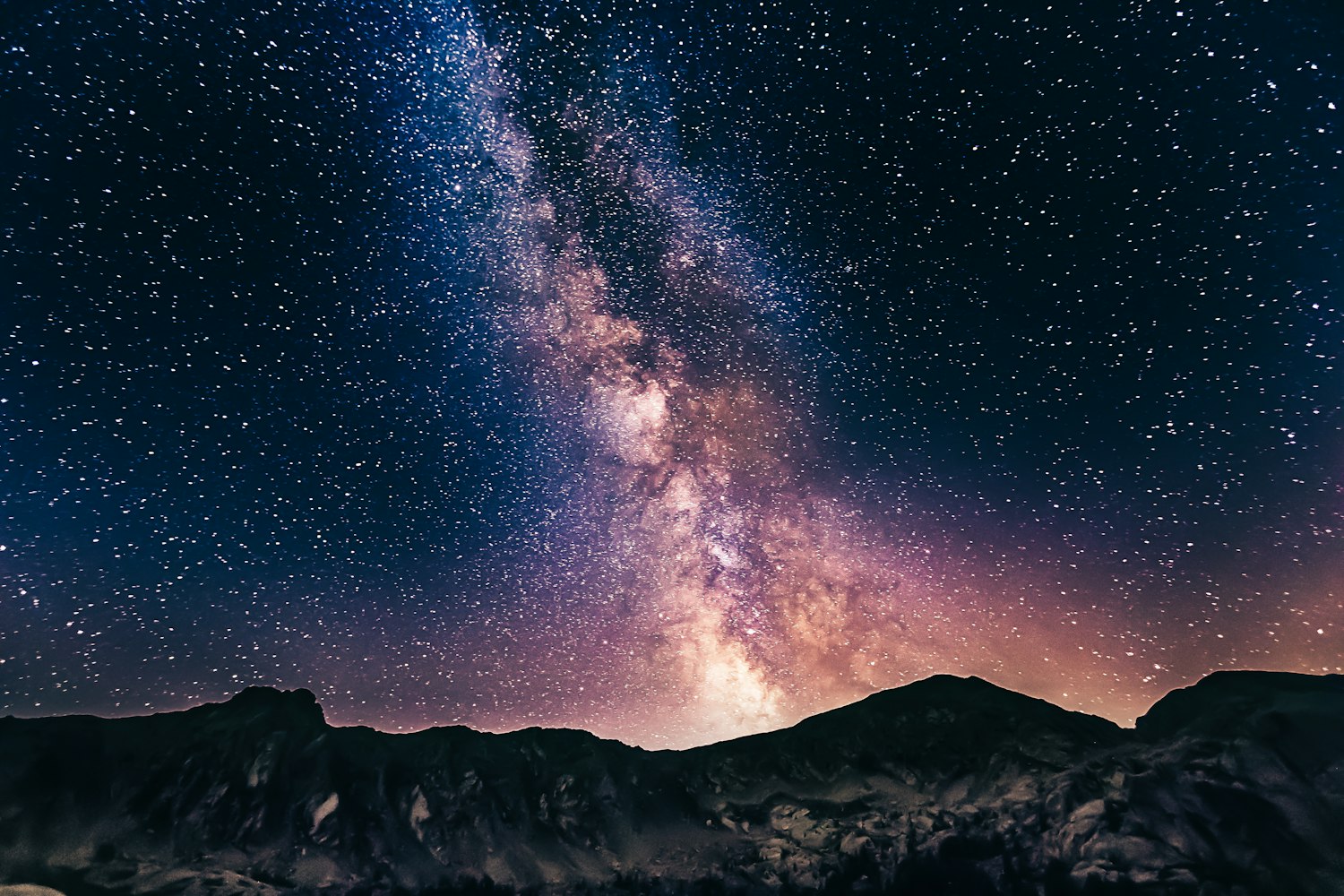 把星空搬进屏幕，一套真正的超清星空图片壁纸，让家里亮起银河